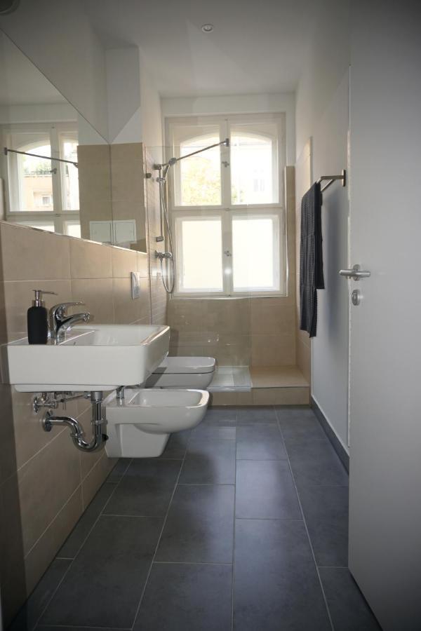 Madflats Hotel-Apartments S-Bahn Friedenau เบอร์ลิน ภายนอก รูปภาพ